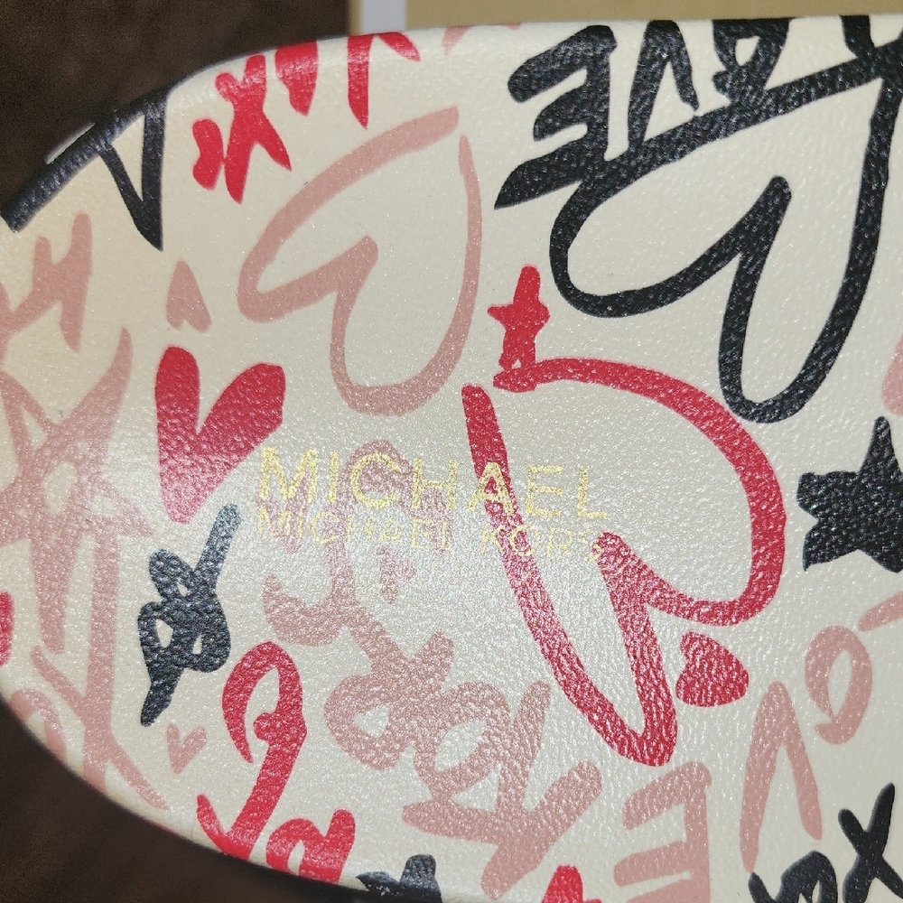 New Michael Kors Tyra Qixi Graffiti Print Optic White Slides Size 9 - Picture 9 of 16